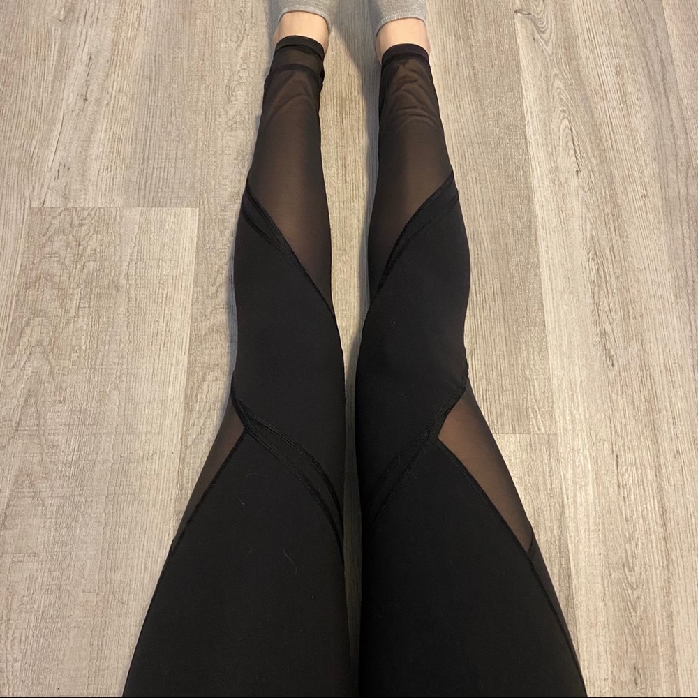 VS Knockout Mesh Leggings